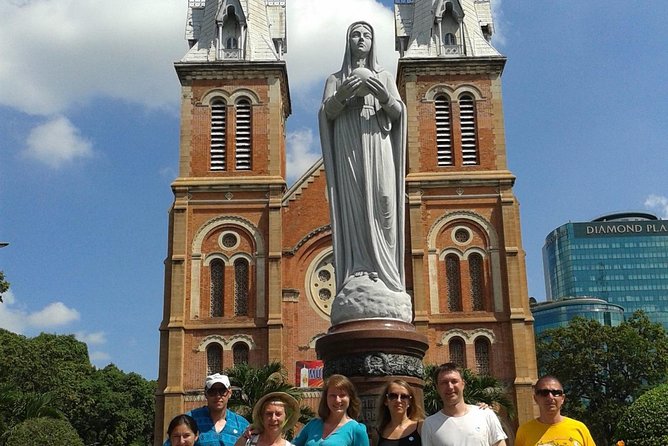 1-Day Ho Chi Minh City & Cu Chi Tunnels-Deluxe Group Of 10 Max - The guide can shape the whole day