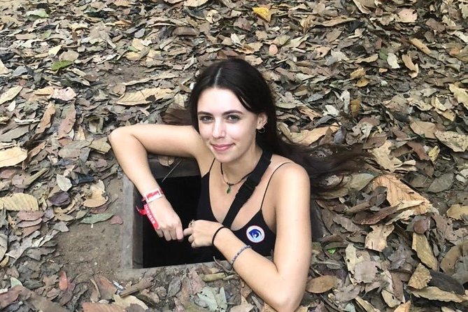 1-Day Ho Chi Minh City & Cu Chi Tunnels-Deluxe Group Of 10 Max - Lunch and the road to Ben Duoc