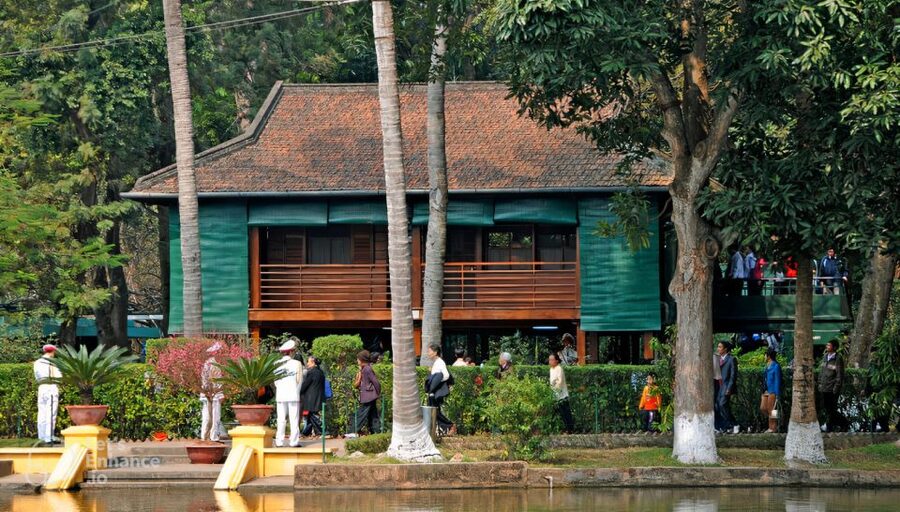 1 Day On 5-Star Halong Cruise With Highest Safety Equipments - A Vietnamese Seafood Buffet With Flexible Choices