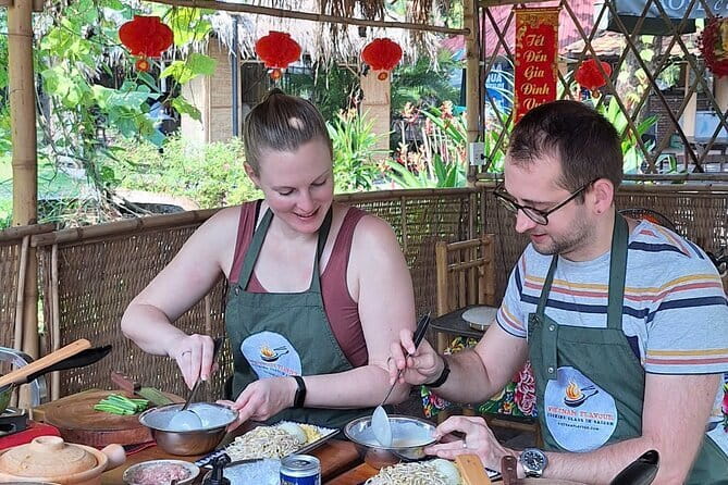 1 hour Egg Coffee Cooking Class with Snack and Local Instructor - What the $15 price gives you