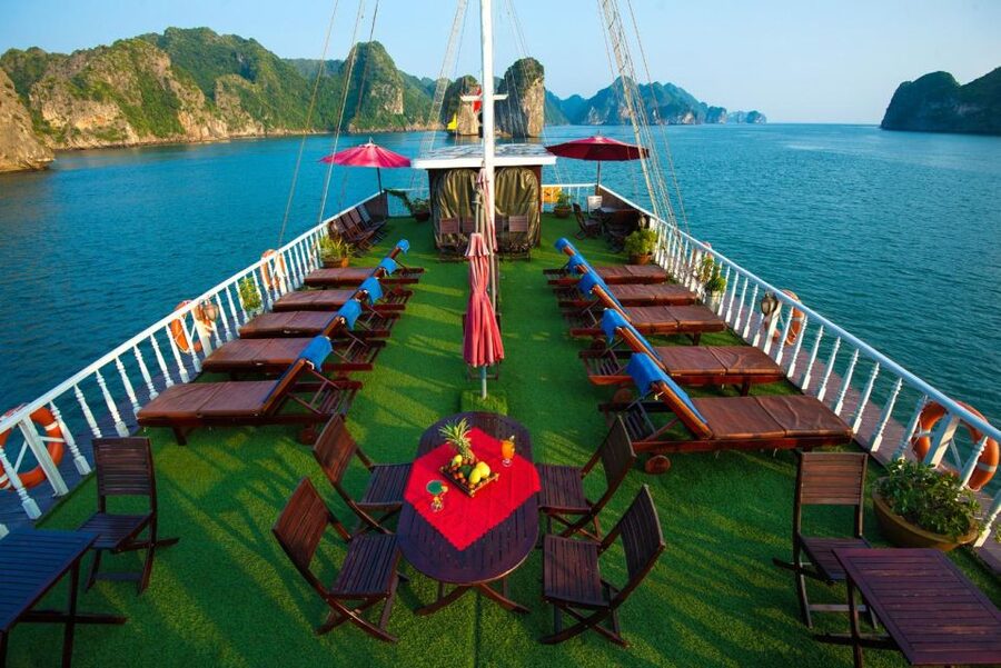 2-Day Royal Palace Ha Long Bay & Ti Top Island Cruise - From Hanoi’s Old Quarter to Tuan Chau Port