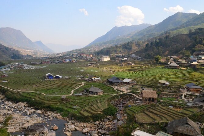 2-Day Sapa Guided Tour Slipping in Homestay From Hanoi - Ancient stones and the Muong Hoa Valley