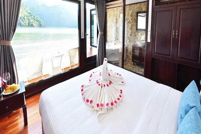 2 Days Halong Bay - Halong Sapphire Cruise - The early morning 6:00 am Tai Chi session