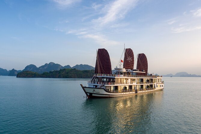 3-day V'Spirit Cruise of Halong Bay-Lan Ha Bay - Day 2: Viet Hai, local life, and the floating village