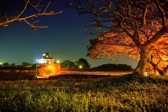 3-Hours Hue Imperial Walking Tour with Guide with Lunch/ Dinner - Royal residences, library, lake, garden, and theater