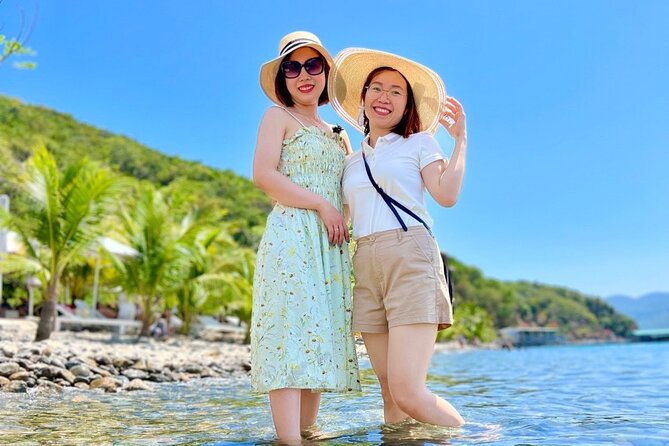 3 Islands Tour of Nha Trang - The floating restaurant: a memorable lunch with a simple menu