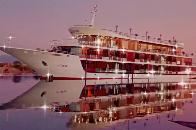 3D2N Luxury HaLong Bay with Aspira Cruise: kayak, Cat Ba island - Day two: Cat Ba Island and Viet Hai village
