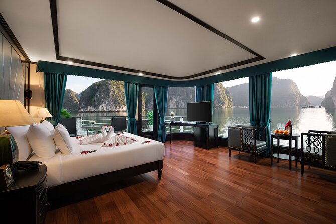 3D2N Luxury HaLong Bay with Aspira Cruise: kayak, Cat Ba island - Day one: Ha Long Bay, lunch, and settling into the boat