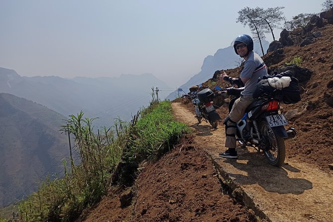 3D2N TOUR WITH EASYRIDERS 150cc (group 4-10Pax + private rooms) - Safety and the value of a local driver