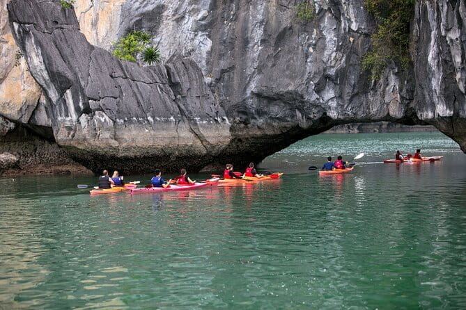 3Day Kayak & Trek to Ha Long Bay and Tamcoc (the 2nd day private) - Why This Trip Uses Lan Ha Bay Instead of Only Ha Long Bay