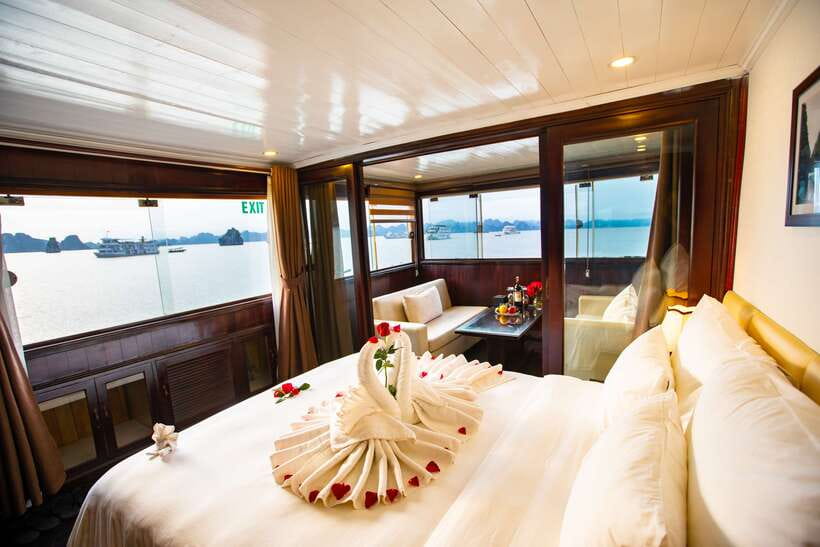 4-star Halong Paloma Cruise 2D1N Trip - How crowded and active is the cruise?