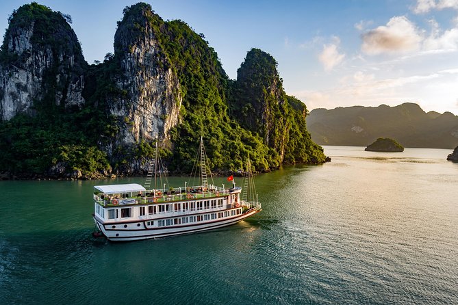 5-Day North Vietnam: Sa Pa - Ninh Binh - Halong Cruise from Hanoi - Key points at a glance