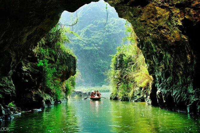 5-Day North Vietnam: Sa Pa - Ninh Binh - Halong Cruise from Hanoi - Day 1: Hanoi to Sapa and the first village walk