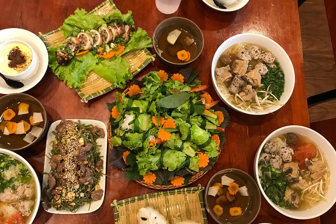 5 Traditional Dishes Hanoi Cooking Class with Market Trip - Meeting at 8 P. Gia Ngư in Hanoi’s Old Quarter