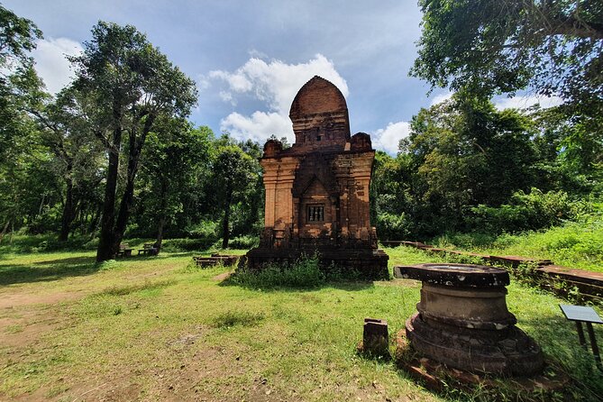 A Private Full Day Tour to My Son Sanctuary & Marble Moutains - Lunch and the midday break in Da Nang