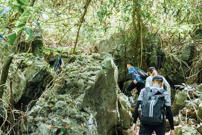 Abandoned Valley Adventure - E Cave & Golden Cave - 1D - Snack time before the wet section