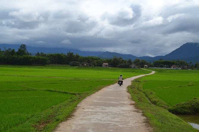 Adventure Bike Tour from Hoi An - Incense, Linen, and Working Craft Villages