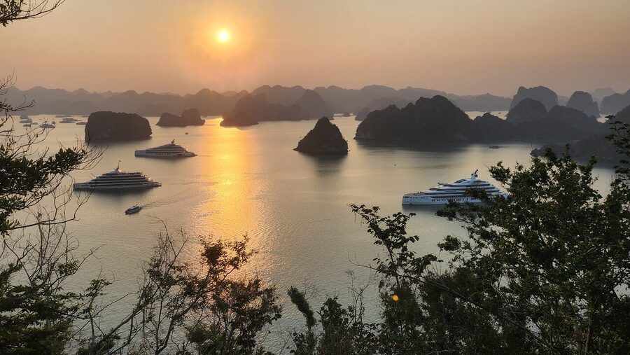 All-Inclusive HaLong Bay Luxury Day Cruise: Many Option - Sung Sot Cave, Ha Long Bay’s big cave stop