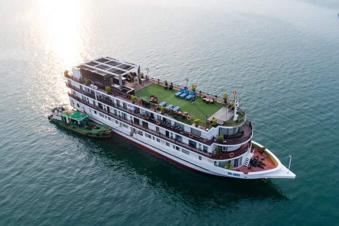 Amanda Cruise - Ha Long, Lan Ha Bay - All Inclusive 2D1N & 3D2N - Boarding, lunch, and settling into the cabin