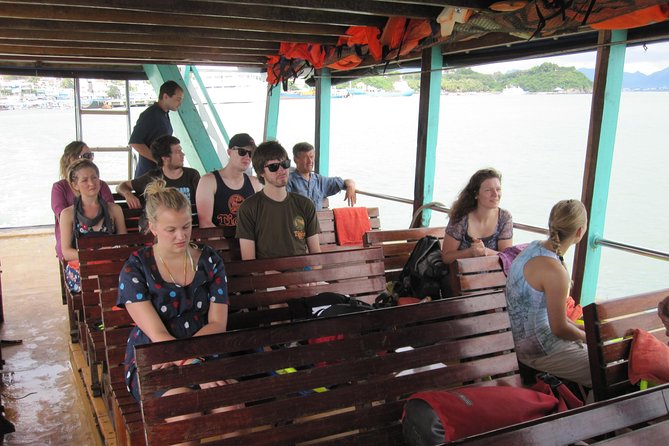Amazing Snorkeling at Mun Island ( Group Tour ) - The boat ride and group size