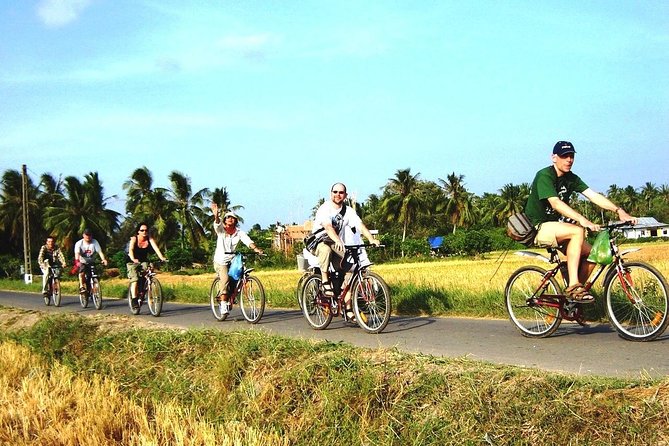 Authentic Mekong Delta: Tuk Tuk, Rowing Boat, Biking Tour - Group Size and the Pace of the Day