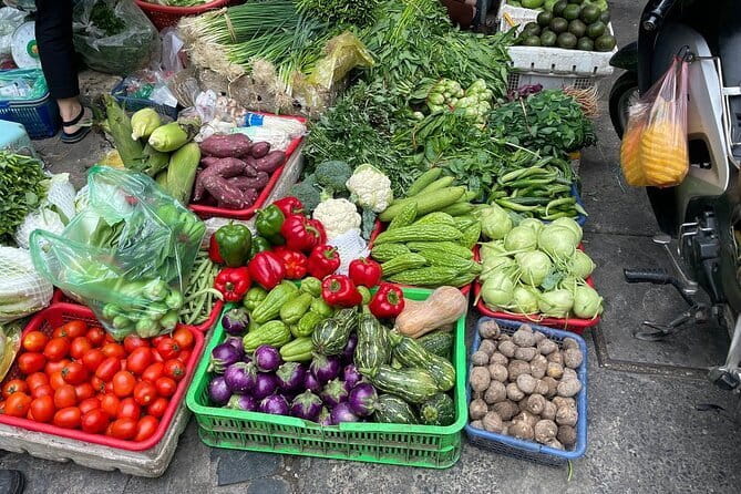 Authentic Vietnamese Cooking Class with Market Visit in HCMc - Choosing three dishes from nine options
