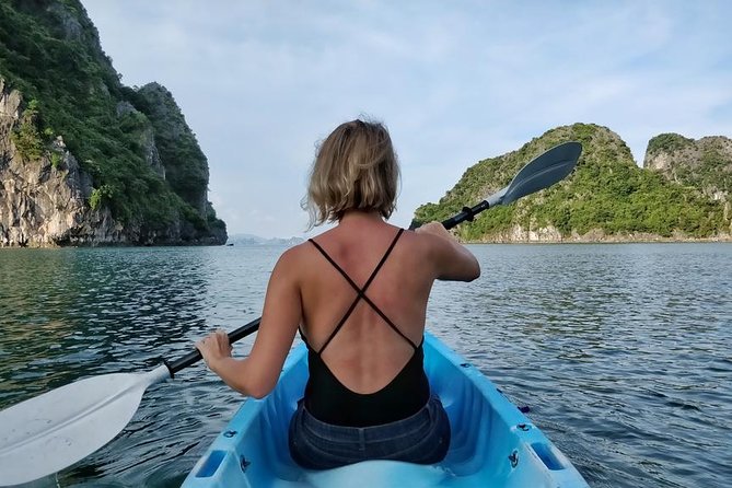 Bai Tu Long Bay Cruises Peaceful and Cozy Group Boat 2D1N - An evening at Cong Do with spring rolls and barbecue