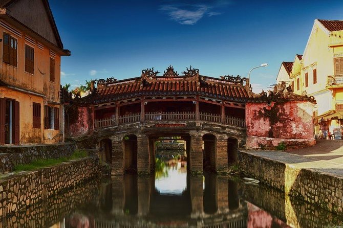 Basket Boat Tour, Hoi An city, boat trip and lantern release - The guides make a real difference