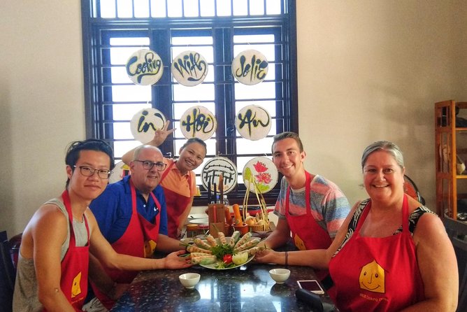 Best cooking class in Hoi An with Jolie (JHA3) - Meeting the hosts and settling into the kitchen