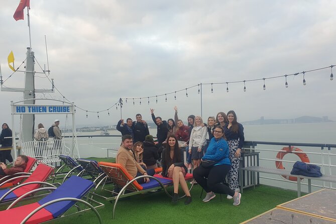 Best seller Halong bay 6 hours cruise - Hang Luon by kayak or bamboo sampan