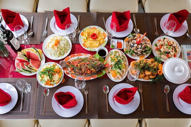 Best Value Ha Long bay 1 day - Lunch, kayak, swimming, transfer - How the group size affects the experience