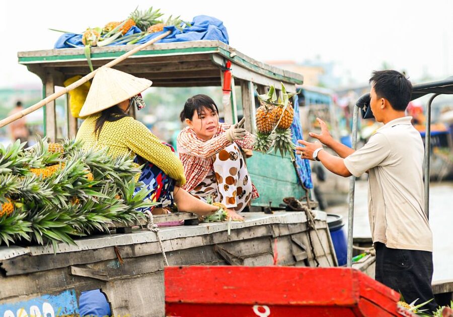 'Cai Rang' Floating Market 2-Day Tour With Biking & Boating - Cai Rang before breakfast