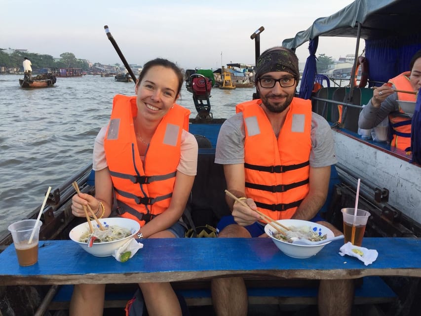 Can Tho: Mekong Delta and Cai Rang Floating Market Tour - Meeting people who work on the river