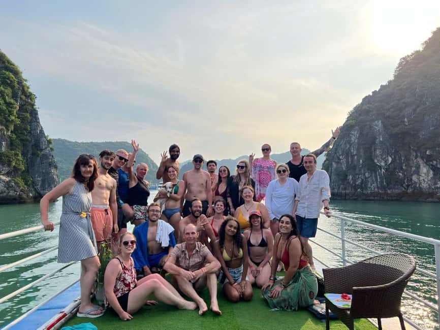 Cat Ba/Ha Noi: Lan Ha and Monkey Island Full Day Boat Trip - Cruising through the quieter parts of Lan Ha Bay