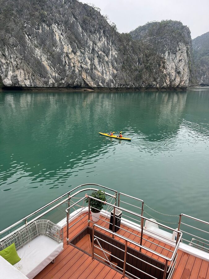 Cat Ba Island: Full-day Tour Lan Ha Bay with Luxury Cruise - Kayaking into lagoons and karst formations