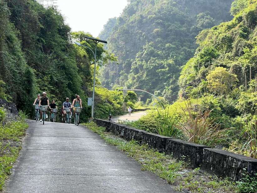 Cat Ba: Lan Ha, HaLong bay full day- biking, kayaking, lunch - A restful cruise toward Viet Hai