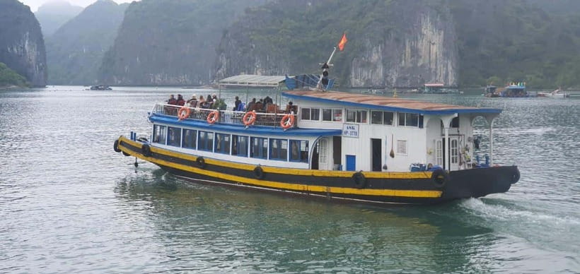 Cat Ba: Lan Ha, HaLong bay full day- biking, kayaking, lunch - Cycling through Viet Hai in Cat Ba National Park