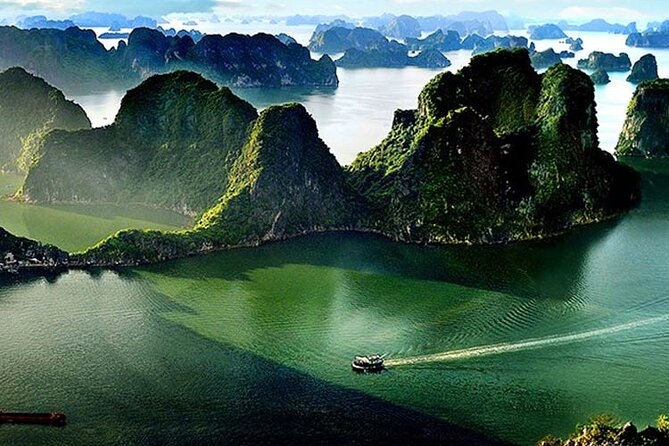 Catherine Cruise 2 Days/1 Night with 6 Star Cruise - Day two: Lan Ha Bay and the rowing boat