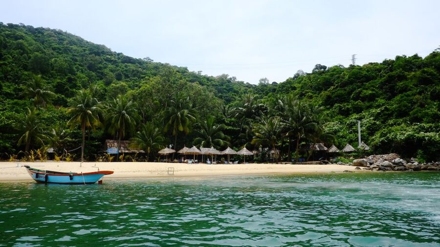 Cham Island: Underwater Walking & Snorkeling Tour - Boat comfort, equipment, and the pace of the day
