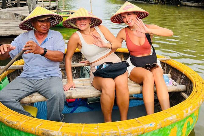 Coconut Basket Boat Ride by Hangcoconut - Catching Crabs and Fish Along the Waterways