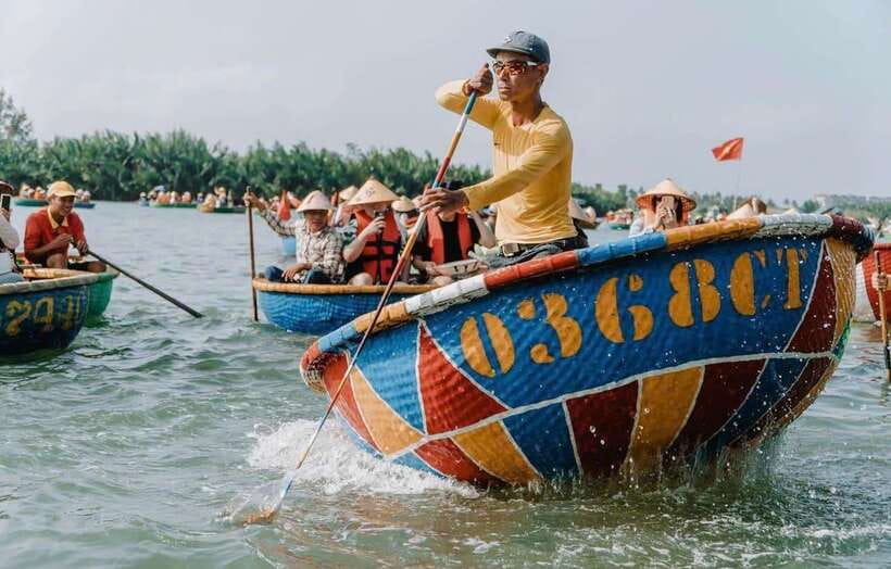 Coconut Boat Hoi An - Entering the Bảy Mẫu Coconut Forest by Basket Boat
