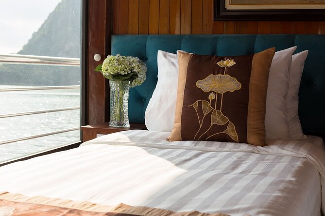 CozyBay Boutique 2D1N Kayak, Swiming ,Titop, Cave, Expressway way - Food, staff, and the small-group feel
