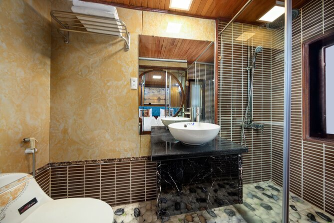 CozyBay Boutique 2D1N Kayak, Swiming ,Titop, Cave, Expressway way - What $122 buys you