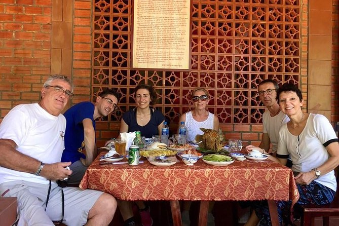 Cu Chi Tunnels and Mekong Delta 1 Day Full Day tour - Lunch beside the Mekong