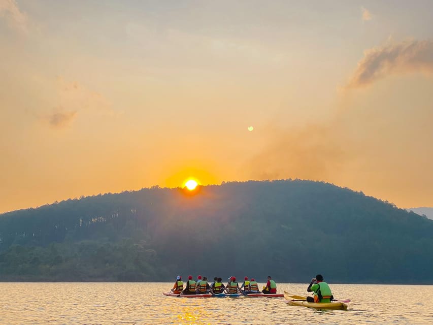 Da Lat: Tuyen Lam Lake Kayak or SUP Tour - Choosing between a kayak and a SUP board