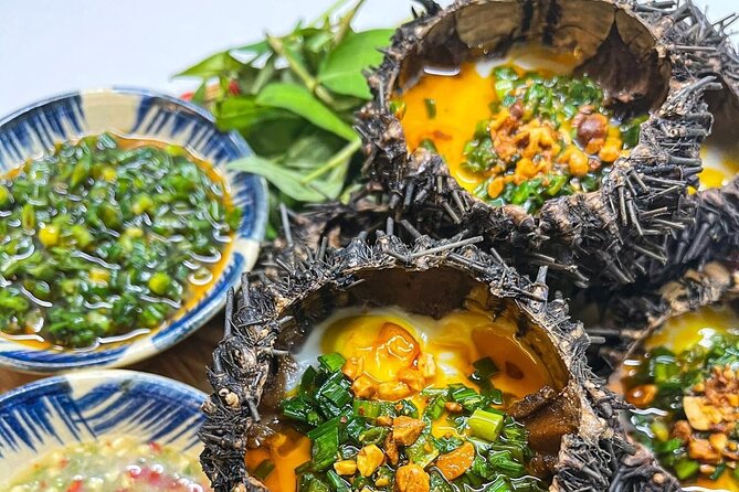 Da Nang By Night: Seafood dinner, night market and cruise trip - Seafood dinner with a local touch