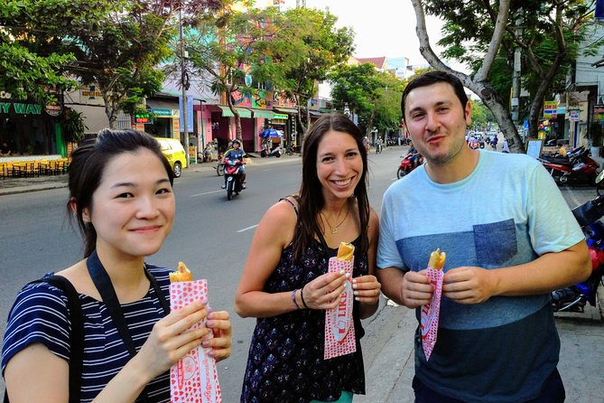 Da Nang Evening Food Tour - The first bites: small rice cakes from central Vietnam