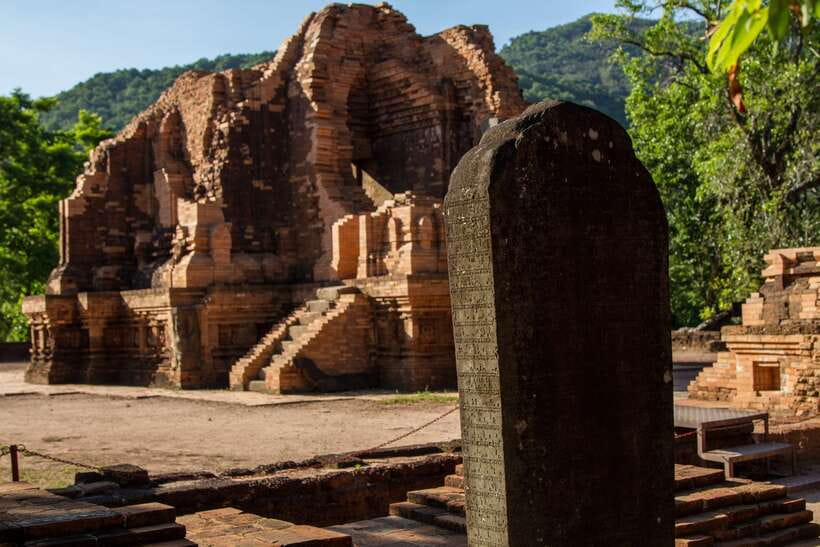 Da Nang: Half-day Journey To My Son Sanctuary - Guide quality and group size