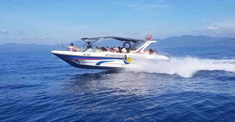 Da Nang/Hoi An: Cham Island Speedboat Tour with Snorkeling - Lang Beach introduces island life