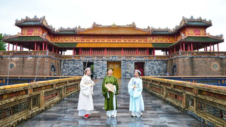 Da Nang: Imperial City of Hue Day Trip with Lunch and Ticket - Morning transfer through the Hai Van Tunnel